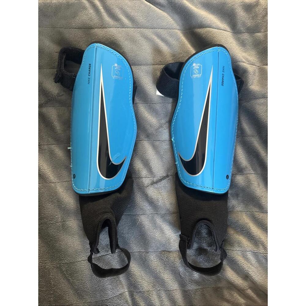 Nike Charge Youth Soccer Shin Guards Size Large Turquoise Blue-Unisex-EUC